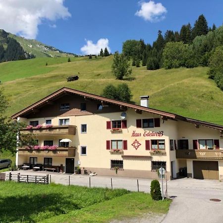 Pension & Ferienwohnungen Haus Edelweiss Holzgau Exterior photo